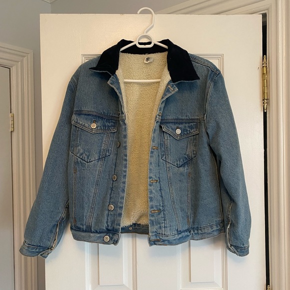 Brandy Melville Jackets & Blazers - Brandy Melville Sherpa Lined Denim Jean Jacket